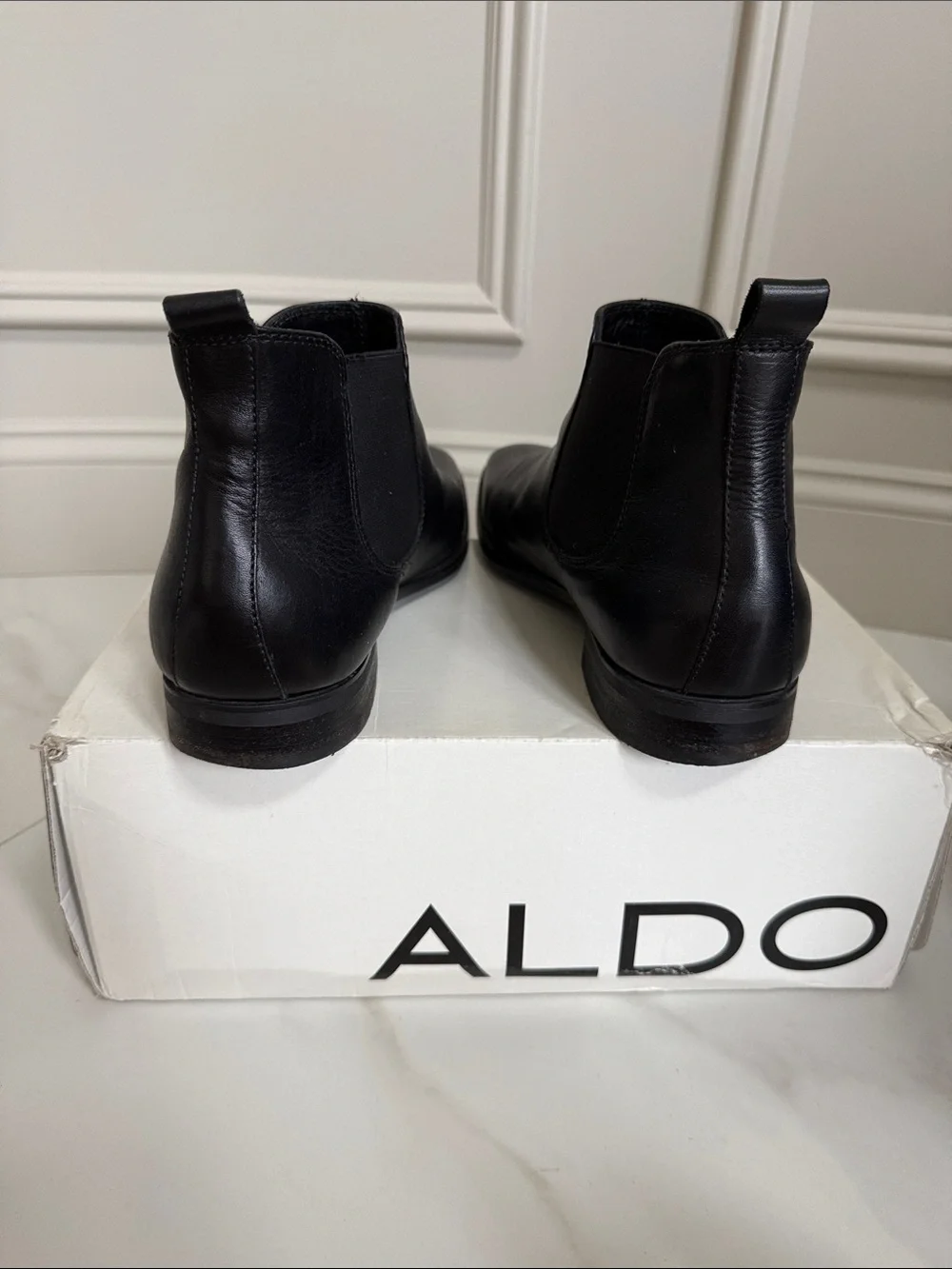 Aldo sleek black